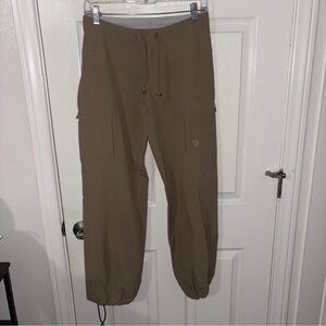 Mountain Hardware Size 4S Nylon/Elastan Hiking Sport Travel Pants Beige Stretch